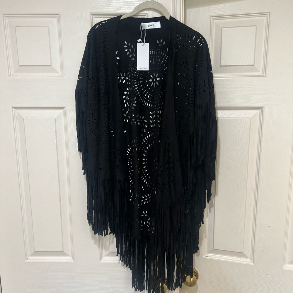 Women  Black Faux Suede Laser Cut   Poncho  Open Front Shawl Wrap Western One - Picture 8 of 12